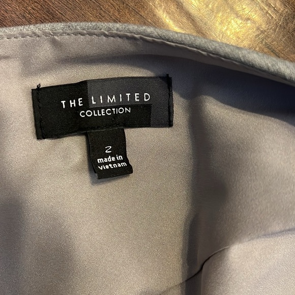 The Limited Elegant Viscose and Spandex Fitted Waist Midi Dress, Sz. 2. - Picture 8 of 9